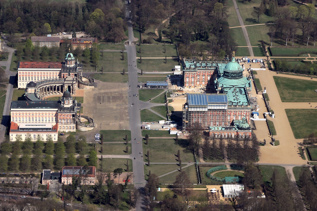 Potsdam_Neues Palais_8.jpg