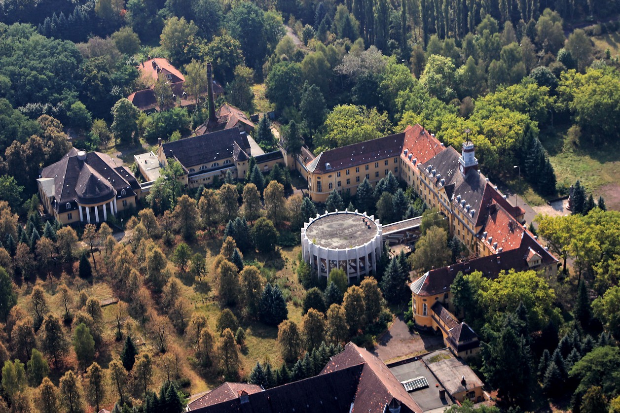 Kaserne_Wünsdorf_Rotunde.jpg