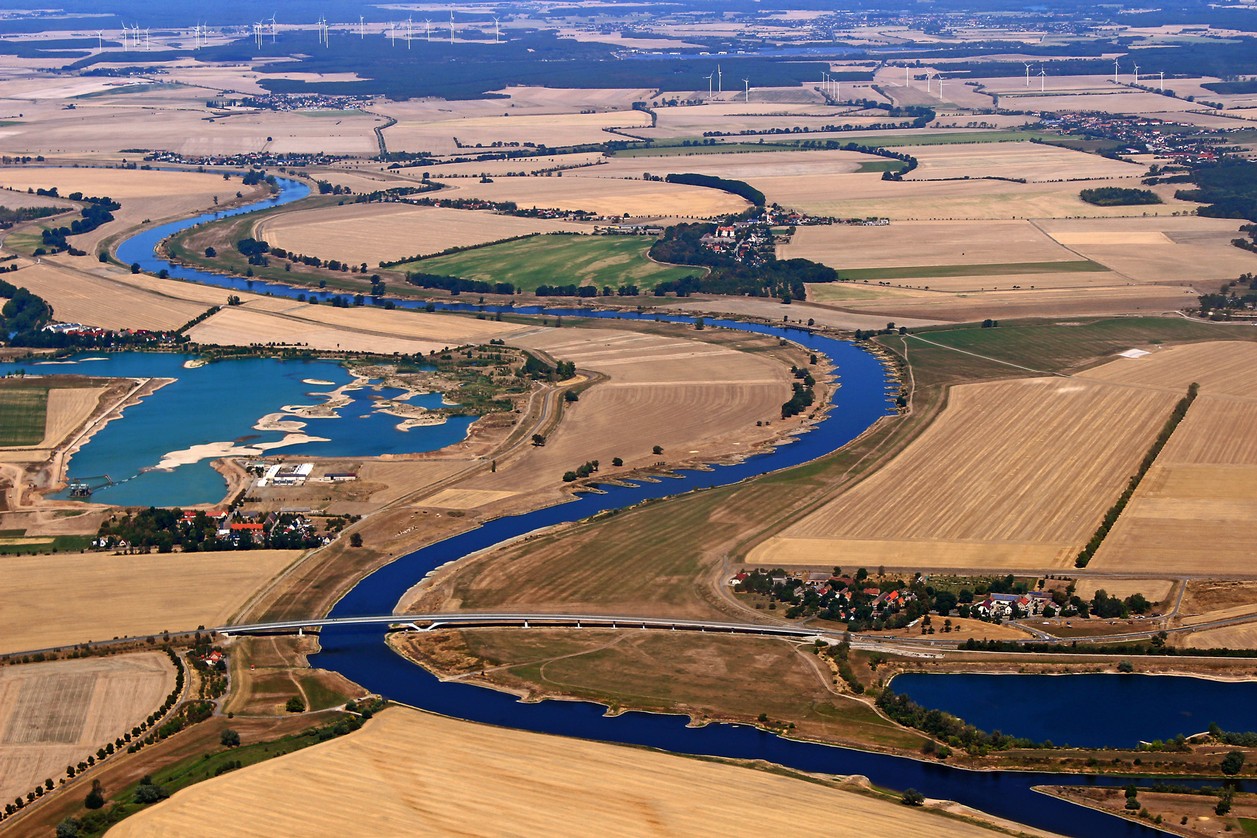 Elbe_ Plotha_Dröschkau_Martinskirchen_Barockschloß_2.jpg