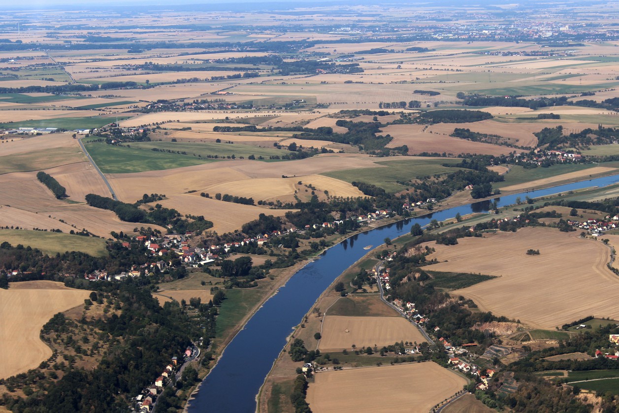 Elbe_9_v.jpg