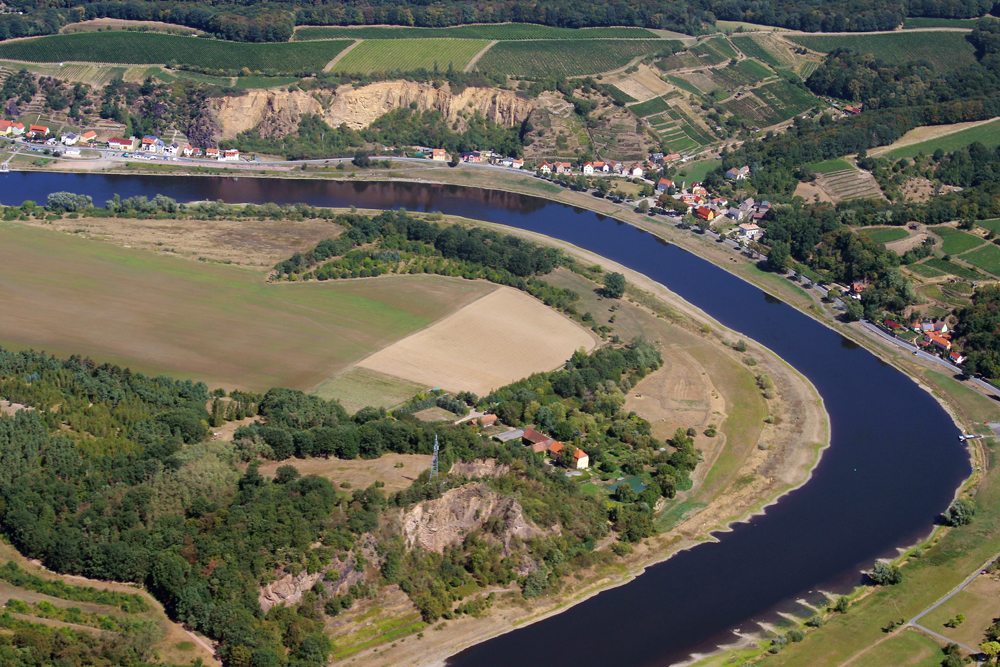 Elbe_An der Weinstrasse_Nünchritz_2.jpg