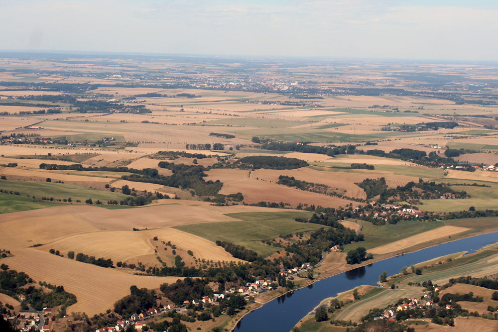 Elbe_Blick auf Riesa.jpg