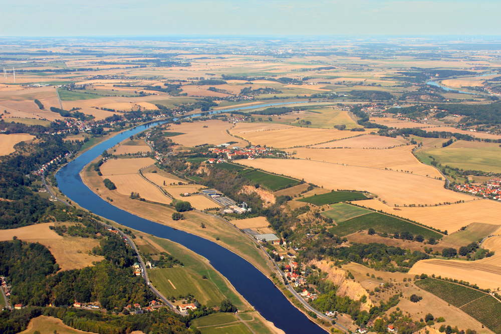 Elbe_Elbtalhänge zwischen Rottewitz und Zadel.jpg