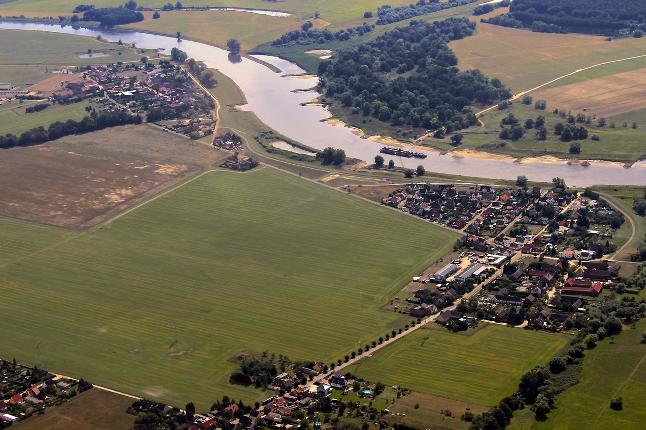 Elbe_wasserlauf3_elbe.jpg