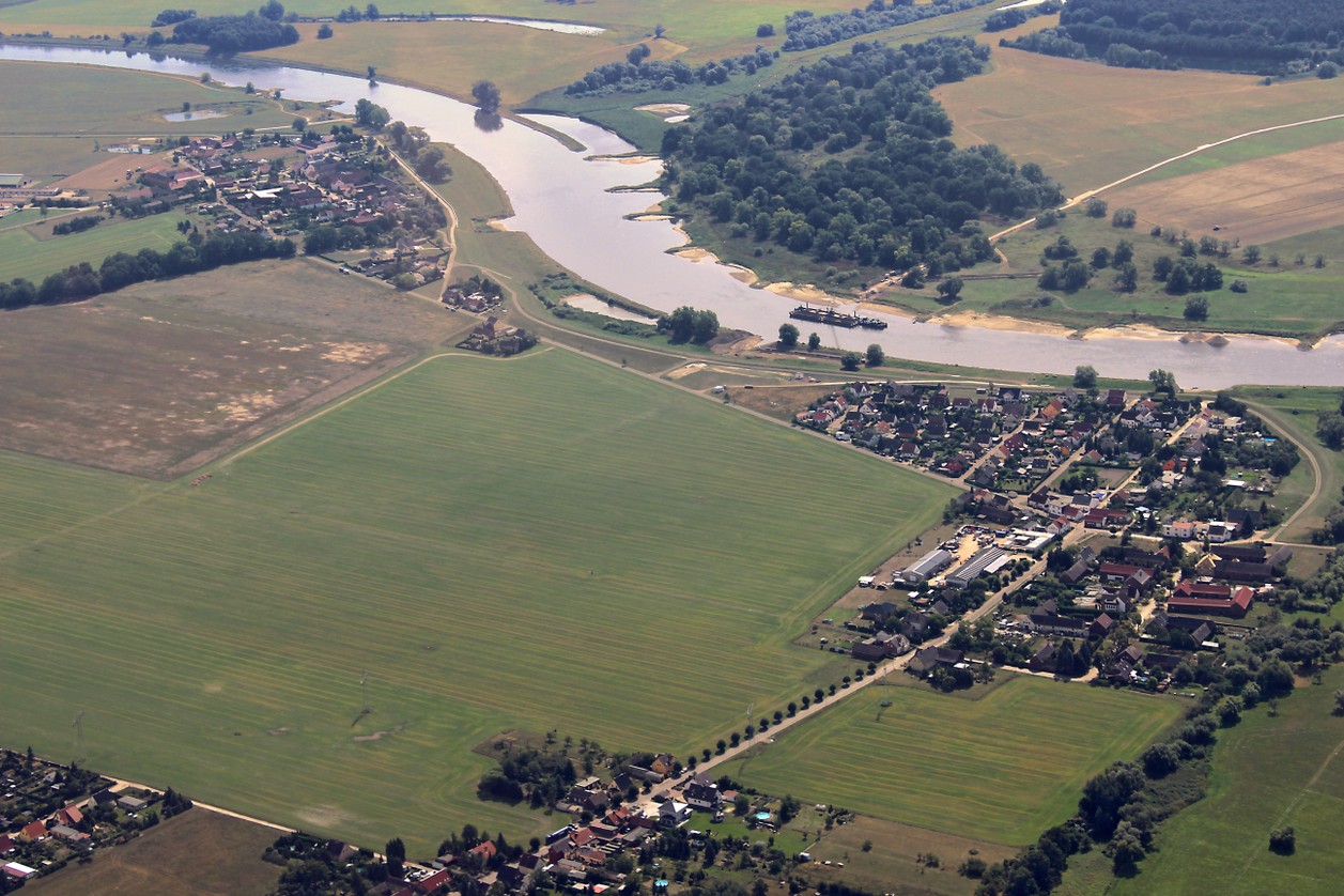 Elbe_wasserlauf3.jpg