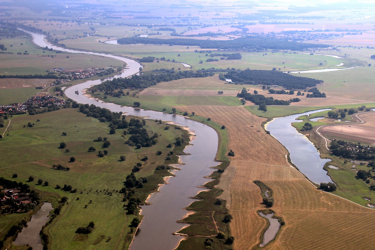 Elbe_wasserlauf_2.jpg