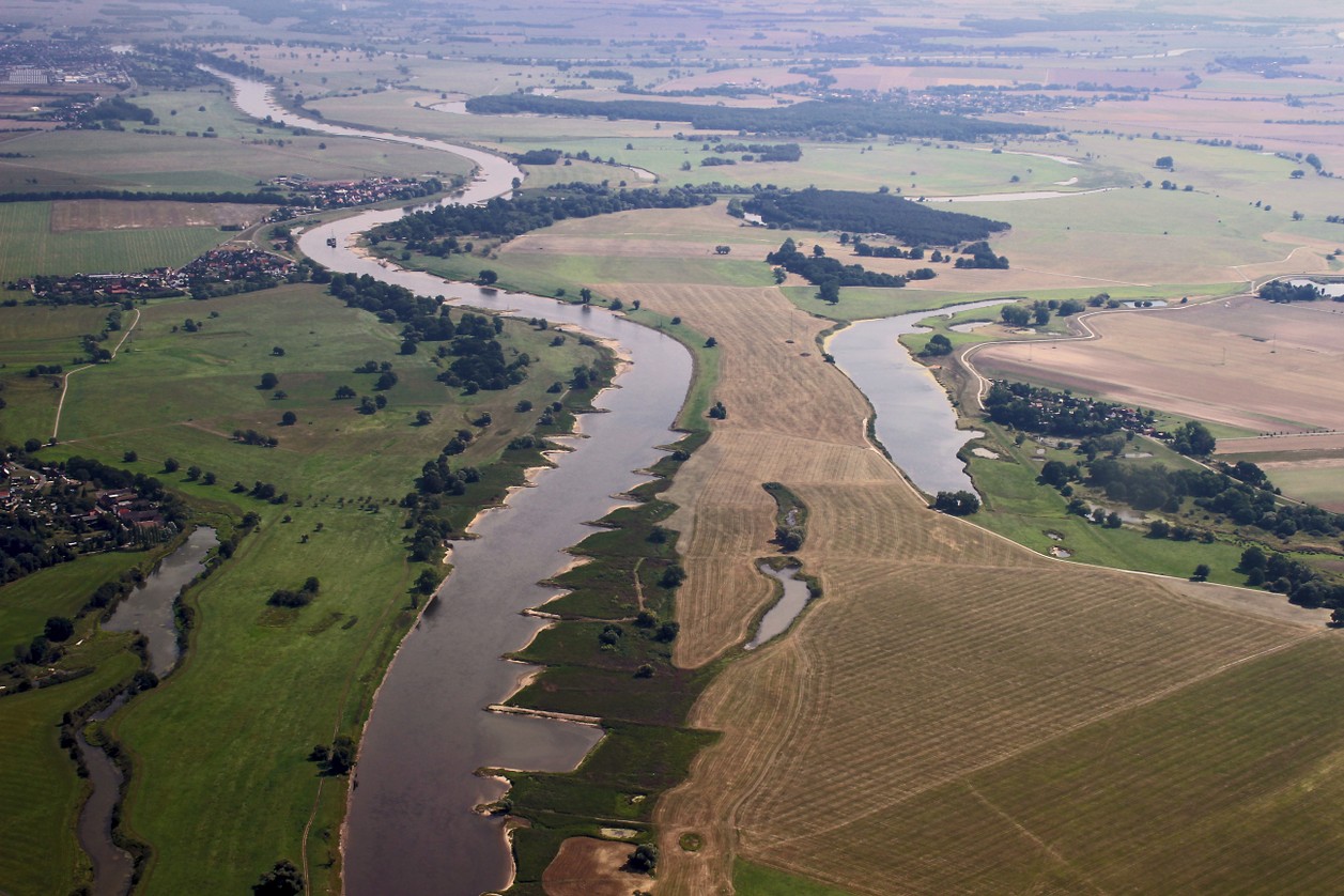 Elbe_wasserlauf.jpg